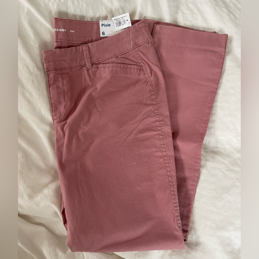 Old Navy Pixie Pants in Pink